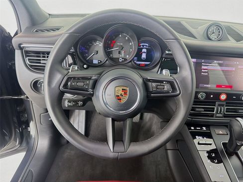 Used 2026 Porsche Macan AWD/4WD image 12
