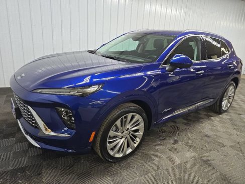 Used 2024 Buick Envision Avenir AWD/4WD image 8