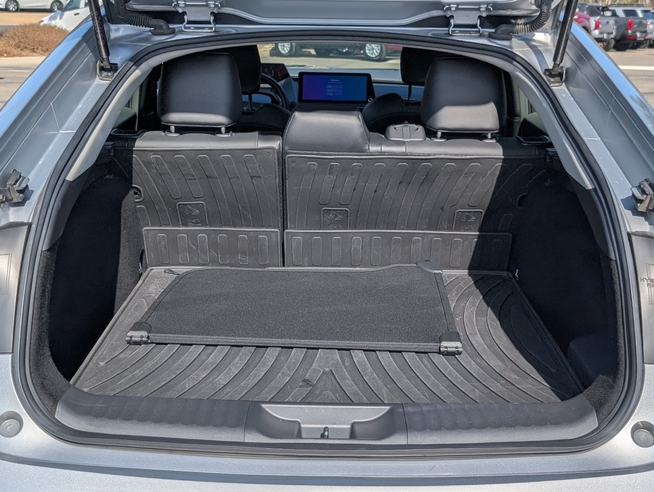 Used 2024 Toyota Prius XLE FWD image 9