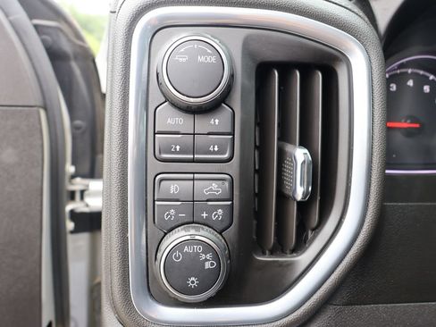 Certified 2021 Chevrolet Silverado 1500 LT Trail Boss AWD/4WD image 13