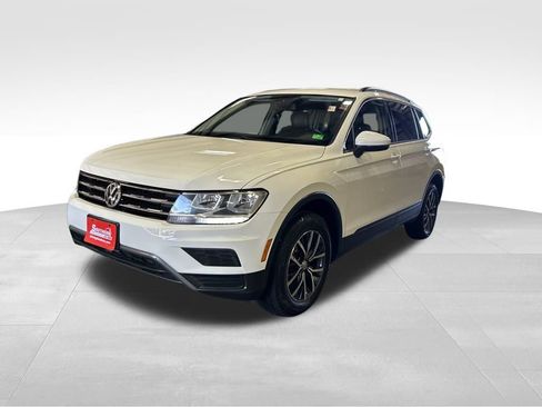Used 2019 Volkswagen Tiguan SE image 2