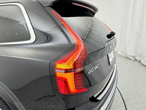 New 2026 Volvo XC90 B6 Plus w/ Protection Package Premier image 27