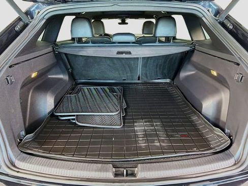 Used 2020 Volkswagen Atlas Cross Sport SEL image 26