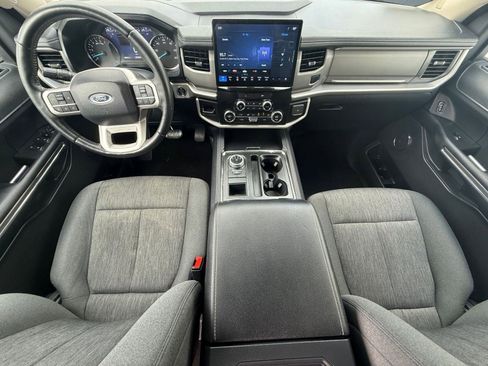 Used 2022 Ford Expedition XLT image 15