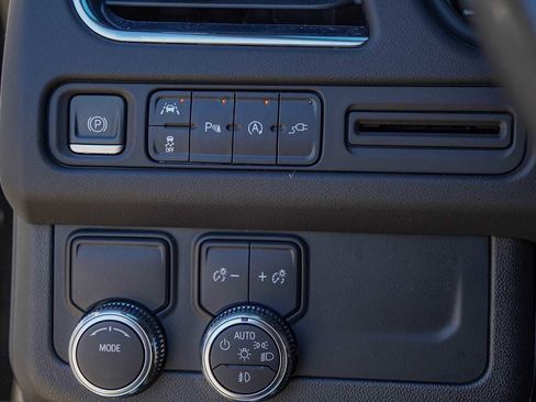 Used 2022 GMC Yukon XL SLE w/ Gmc Pro Safety Plus Package image 21