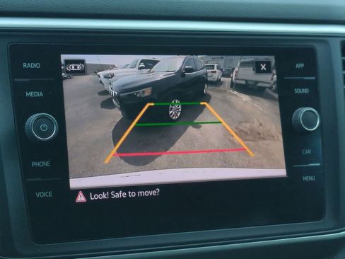 Used 2021 Volkswagen Atlas Cross Sport SE w/ Panoramic Sunroof Package image 30