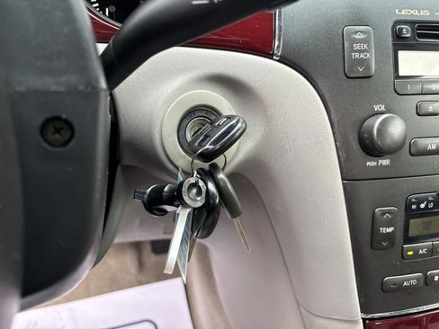 Used 2004 Lexus ES 330 image 23