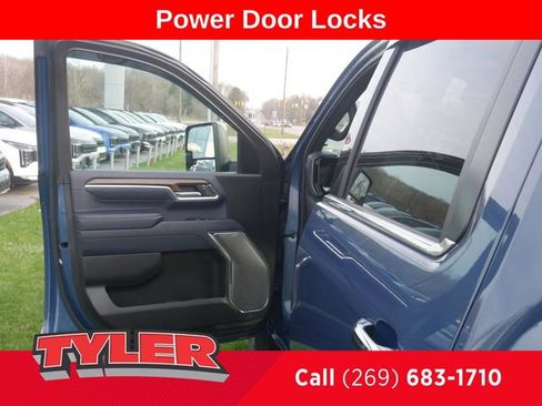 Used 2024 Chevrolet Silverado 2500 High Country w/ High Country Premium Package AWD/4WD image 22