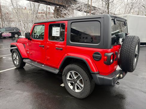 Used 2019 Jeep Wrangler Unlimited Sahara image 7
