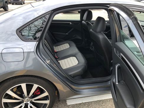 Used 2018 Volkswagen Passat 3.6 FWD image 24