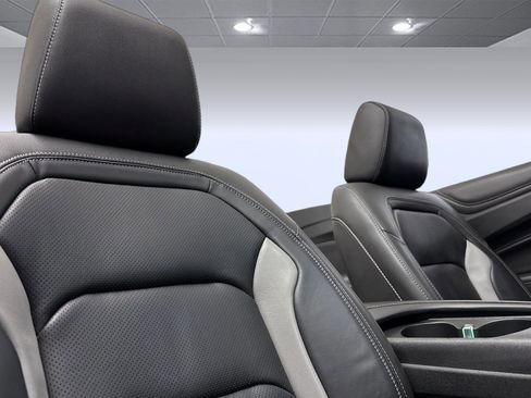 Used 2021 Chevrolet Camaro LT image 28