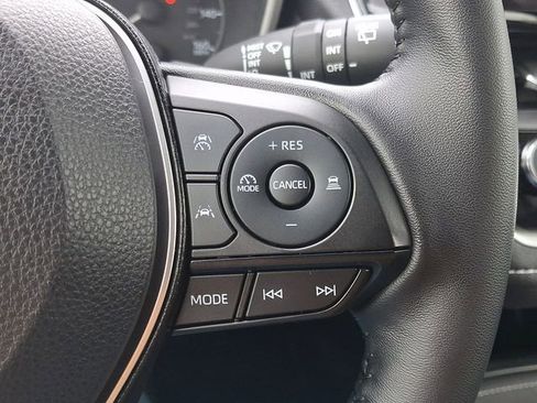 Used 2025 Toyota Corolla SE image 21