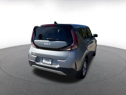 Used 2025 Kia Soul LX w/ LX Technology Package FWD image 14