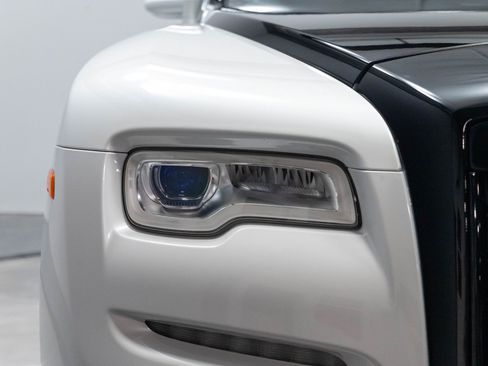 Used 2017 Rolls-Royce Dawn RWD image 57