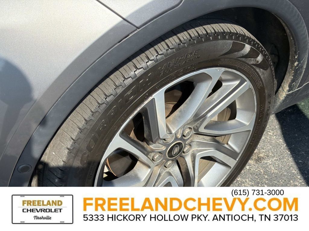 Used 2020 Land Rover Discovery SE AWD/4WD image 9