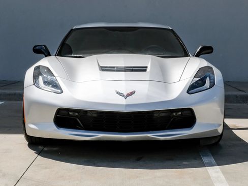 Used 2016 Chevrolet Corvette Stingray Coupe w/ 2LT Preferred Equipment Group RWD image 5