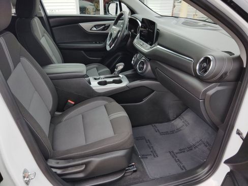 Used 2025 Chevrolet Blazer LT AWD/4WD image 31