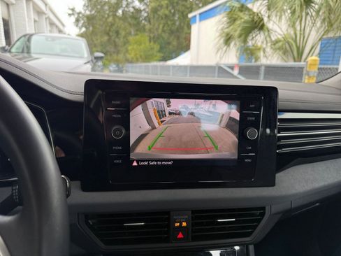 Used 2025 Volkswagen Jetta SE image 17