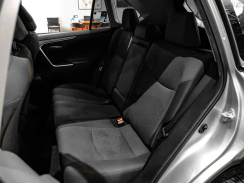 Used 2020 Toyota RAV4 XLE w/ Convenience Package FWD image 43