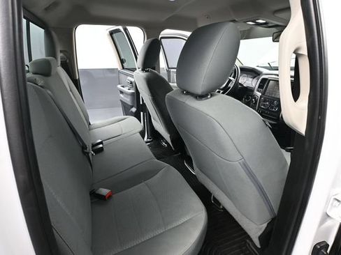 Used 2017 RAM 1500 Classic SLT AWD/4WD image 38