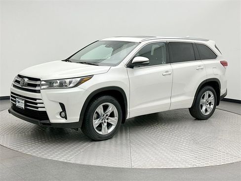 Used 2018 Toyota Highlander Limited image 1
