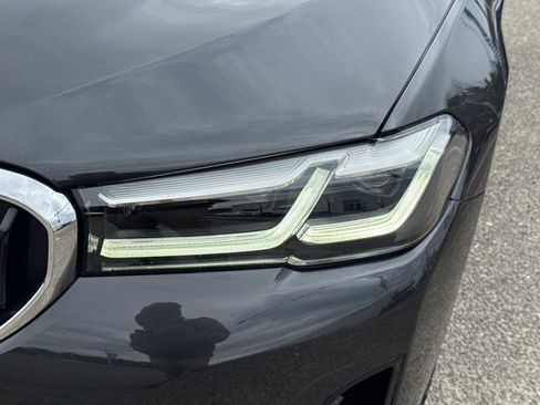 Used 2022 BMW 530i xDrive w/ Premium Package image 7