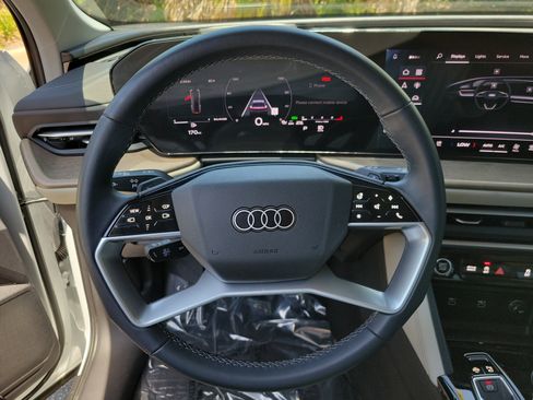 Used 2025 Audi Q5 Prestige AWD/4WD image 31