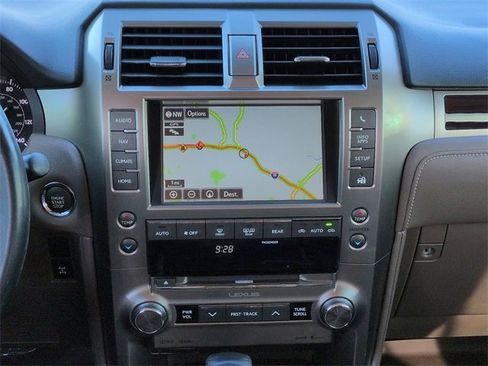 Used 2015 Lexus GX 460 w/ Premium Package image 17