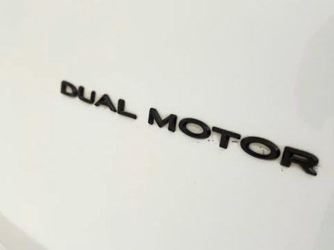 Used 2022 Tesla Model Y Long Range AWD/4WD image 33
