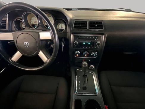 Used 2009 Dodge Challenger R/T RWD image 13