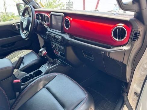 Used 2021 Jeep Gladiator Rubicon w/ Dual Top Group AWD/4WD image 23