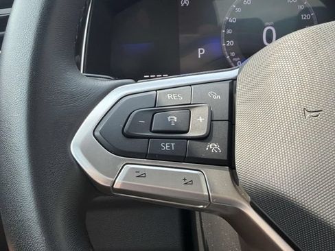 Used 2025 Volkswagen Jetta SE FWD image 22