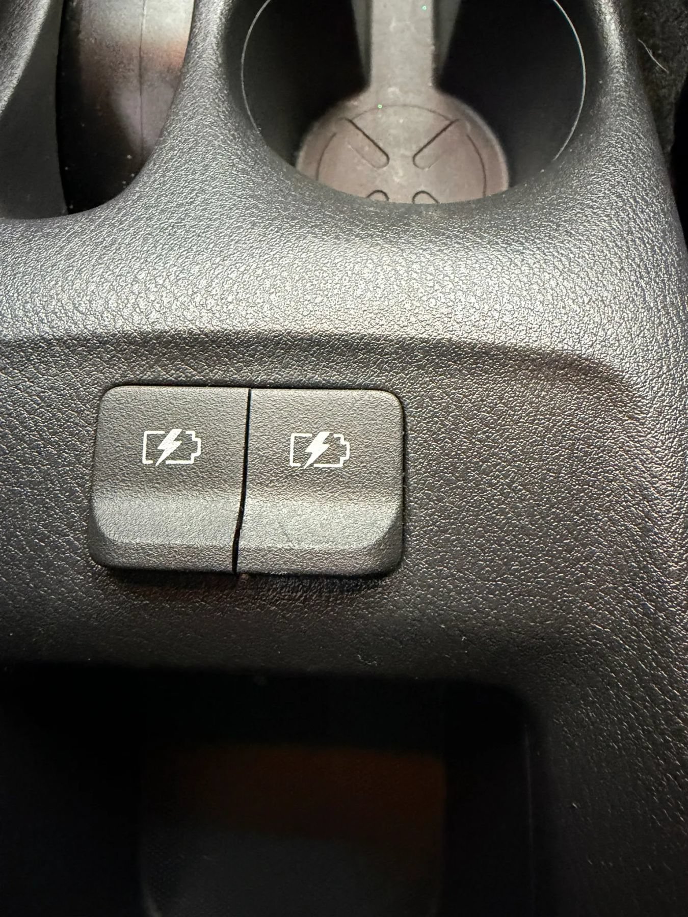 Used 2018 Nissan Kicks SV FWD image 24