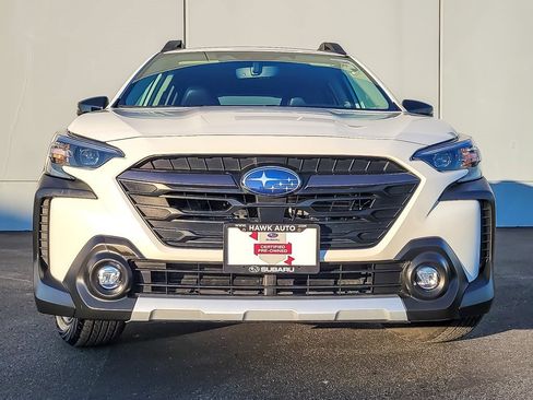 Certified 2025 Subaru Outback Limited image 4