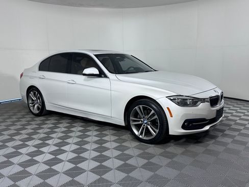 Used 2018 BMW 330i Sedan image 6