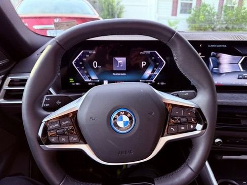 Used 2025 BMW i4 xDrive40i w/ Premium Package AWD/4WD image 10