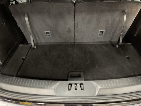 Used 2022 Ford Explorer XLT w/ Equipment Group 202A image 13