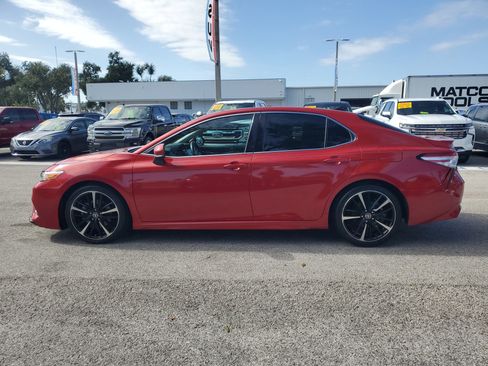 Used 2020 Toyota Camry XSE image 6