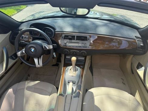 Used 2004 BMW Z4 2.5i RWD image 8