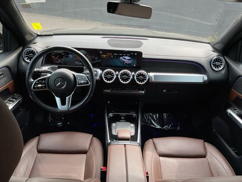 Used 2022 Mercedes-Benz GLB 250 4MATIC image 17