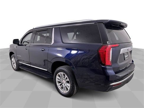 Used 2021 GMC Yukon XL SLT w/ SLT Premium Package image 6