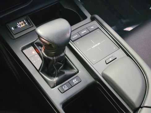 Used 2020 Lexus ES 300h w/ Accessory Package 2 image 25