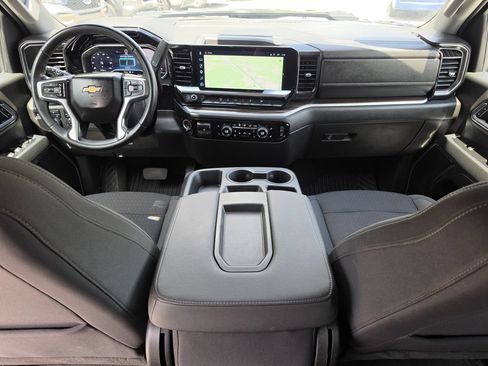 Used 2025 Chevrolet Silverado 2500 LT w/ Convenience Package AWD/4WD image 12