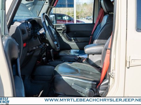 Used 2017 Jeep Wrangler Unlimited Rubicon image 18