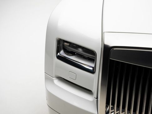 Used 2013 Rolls-Royce Phantom Drophead Coupe RWD image 15