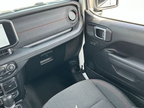 Used 2026 Jeep Gladiator Rubicon AWD/4WD image 18