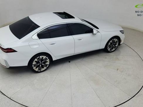 Used 2025 BMW 530i RWD image 84
