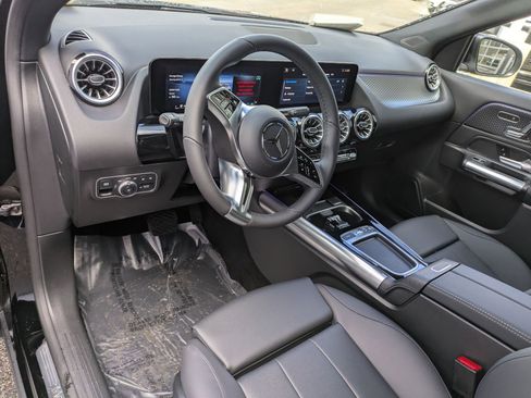 New 2025 Mercedes-Benz GLA 250 4MATIC image 12