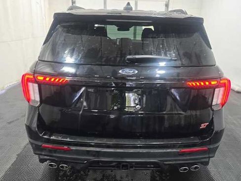 Used 2025 Ford Explorer ST AWD/4WD image 5