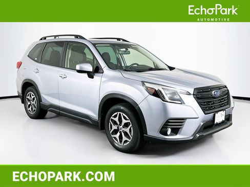 Used 2023 Subaru Forester Premium AWD/4WD image 1